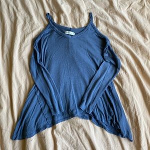 ABERCROMBIE & FITCH SHOULDER CUT OUT TOP